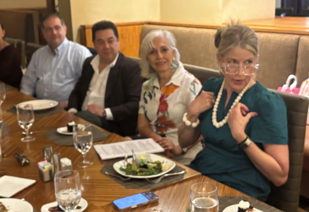 Almuerzo con Linda Butler Van Bavel